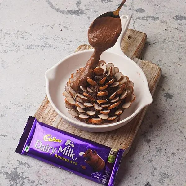 Chocolate Pinecone - Pour the melted chocolate