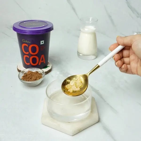 Chocolate Shake With Gond Katira - Soak 8–9 pieces of Gond Katira
