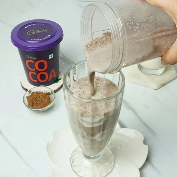 Chocolate Shake With Gond Katira - Decorate & serve chilled