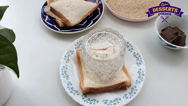 Chocolaty Sandwich Recipe - Breadcrumbed Sandwich Pressed