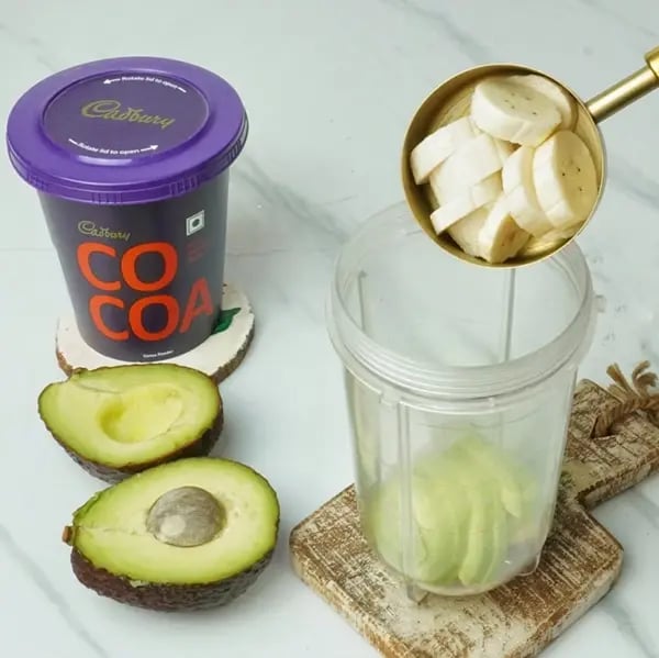 Cocoa Avocado Shake - Bananas
