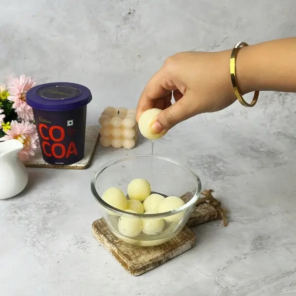 Cocoa Flavored Rasgulla Tiramisu - Soaking Rasgullas Coffee