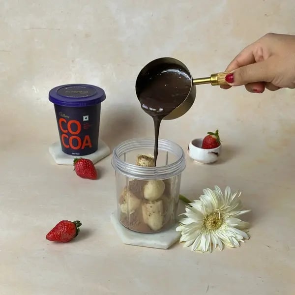 Cocoa Flourless No Bake Berry Brownie - Creamy Chocolate Mixture