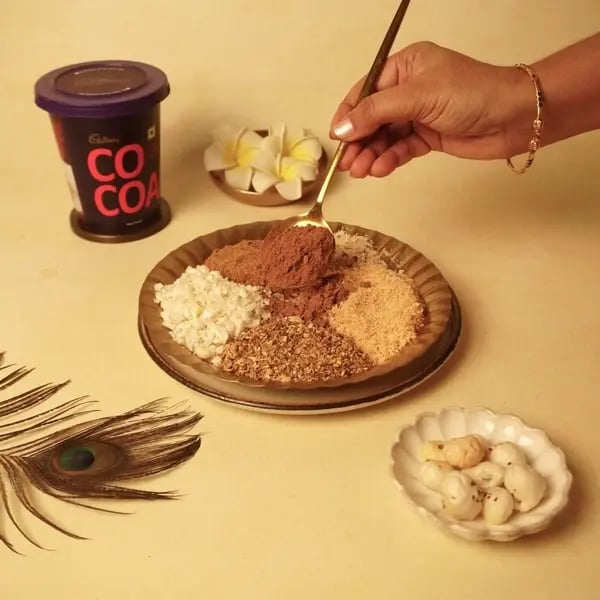 Cocoa Mixed Dhania Panjiri Recipe - Mixing Panjiri Ingredients