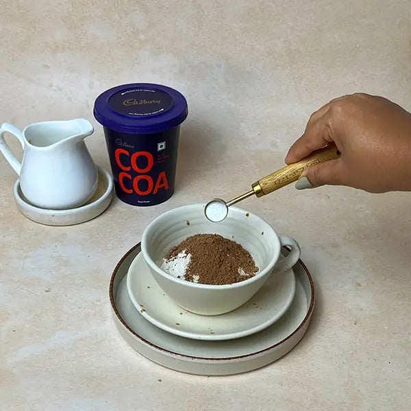 Cocoa Mugcake With Marshmallow -Add baking powder to the same mug
