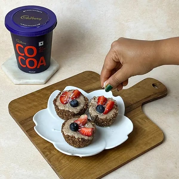 Cocoa Oats Cups-Garnish with some chopped fruit