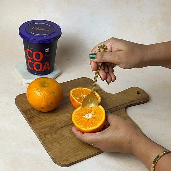 Cocoa Orange Mousse-Use a knife to halve the oranges