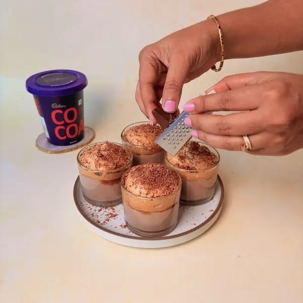 Cocoa Whipped Coffee Cloud Pudding - Piping Coffee Cloud