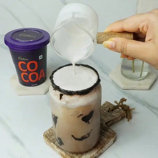 Cold Brew Mint Mocha Drink - Pour fresh cream on top
