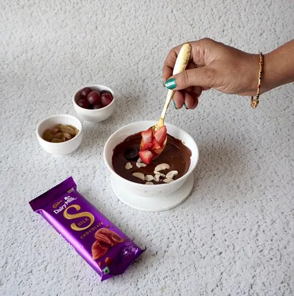 Crispy Chocolate Cups with Dry Fruits & Fresh Fruits - Add the chopped dry fruits