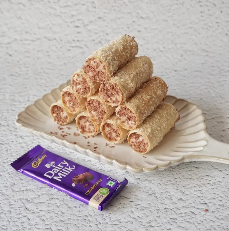 Cispy Rolls with Coconut and Daiy Milk Chocolate Recipe