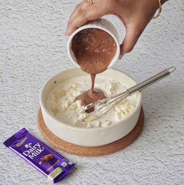 Crispy Rolls with Coconut and Dairy Milk Chocolate- For making the filling in a bowl add cream cheese