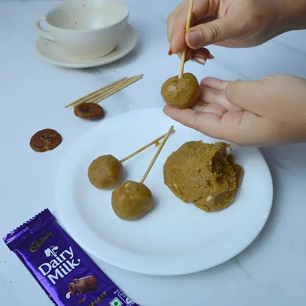 Dairy Milk and Dried Fig Fudge Pop - Make small balls