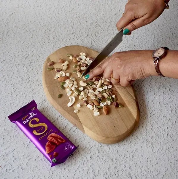 Dairy Milk Chocolate Bark with Mixed Nuts & Fruits - Chop the dry fruits