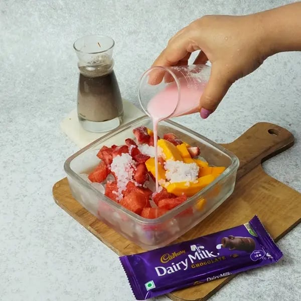 Dairy Milk Chocolate Pearl Mixed Fruit Hwachae-Pour strawberry milk all over it