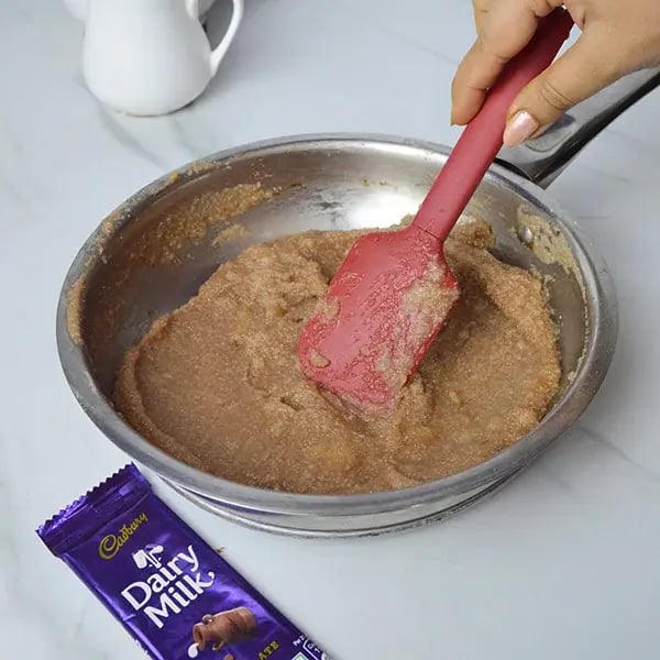 Dairy Milk Hazelnut Suji Halwa - Chocolate is mixed completely