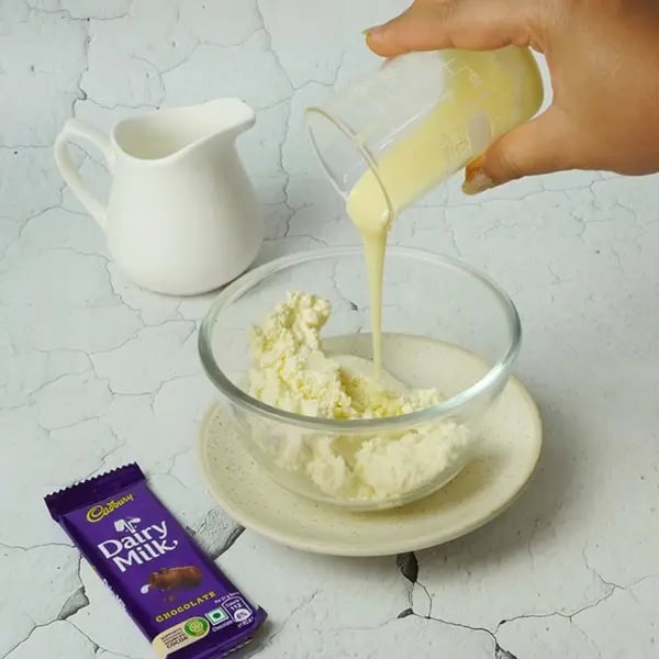 Dairy Milk Kalakand Tart-In another bowl combine freshly grated paneer