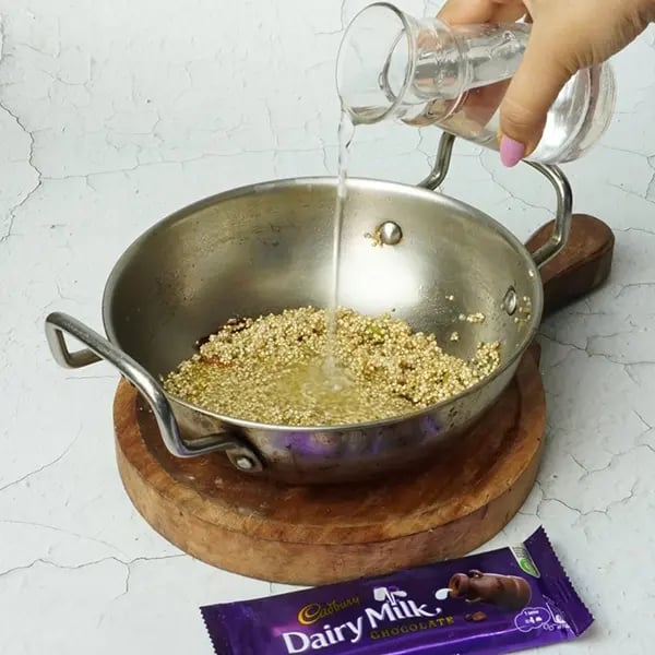 Dairy Milk Quinoa Lapsi-Add hot water and mix again