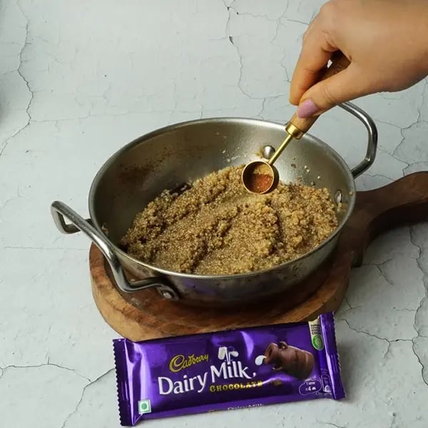 Dairy Milk Quinoa Lapsi-Now add cinnamon powder