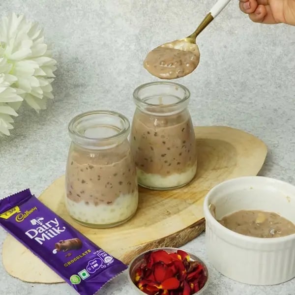 Dairy Milk Sabudana Pudding for Navratri - pour the chocolate sabudana pudding