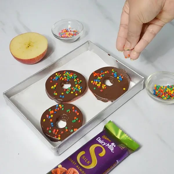 dairy-milk-silk-apple-donut-step6