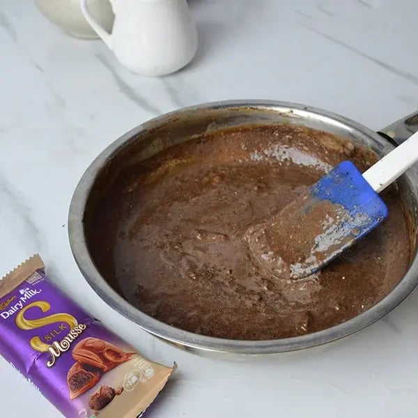 Dairy Milk Silk Motichoor Rabdi Parfrait - Keep stirring