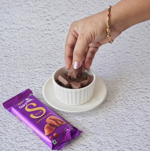 Dairy Milk Silk Peda with Almonds & Cashews-Break the Dairy Milk Silk Chocolate into pieces