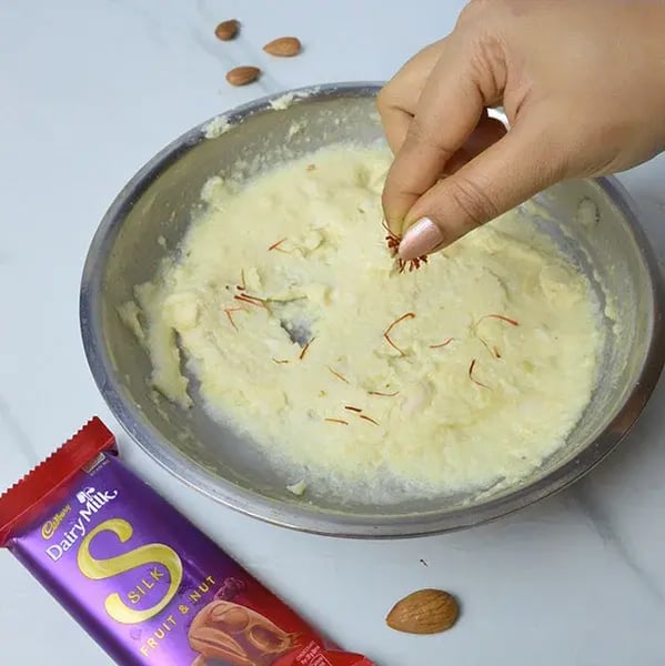 Rich & Creamy Chocolate Badam Halwa Recipe - Adding Saffron Strands
