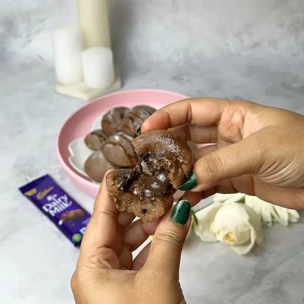 Dairymilk Choco Lava Cake Bomb - Hot Lava Cake