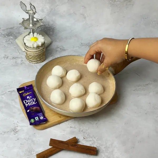 Dairymilk Malai Doodh Pitha - Adding Pitha To Milk