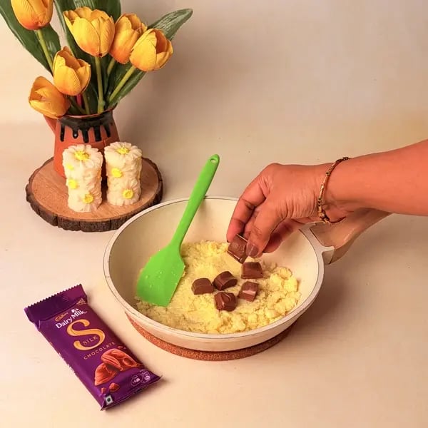 Diwali Special Bengali Patishapta Recipe With Cadbury Dairy Milk Silk And Mawa Filling - Melting Chocolate Mawa