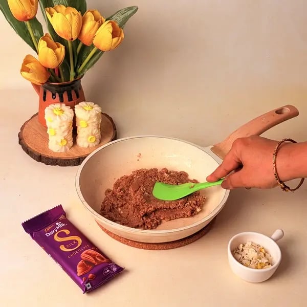 Diwali Special Bengali Patishapta Recipe With Cadbury Dairy Milk Silk And Mawa Filling - Stirring Chocolate Mawa