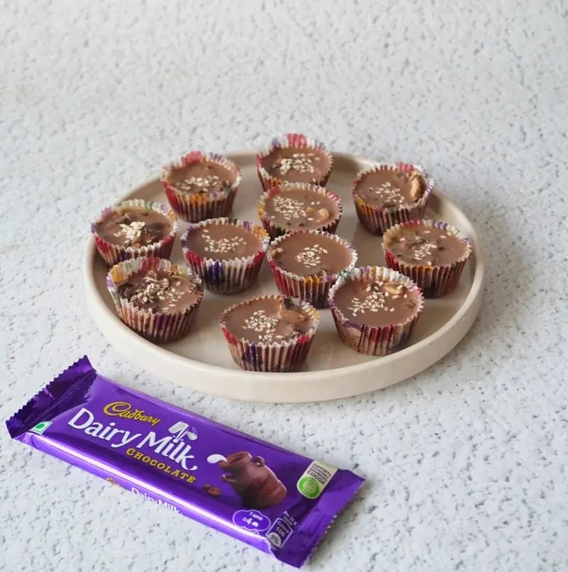 Dy Fuit & Chocolate Chikki Cups Recipe