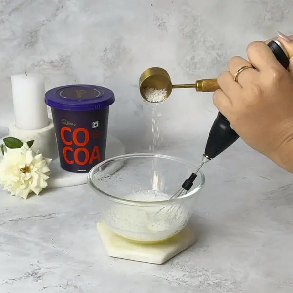 Easiest Cocoa Meringue - Beating Meringue Mixture