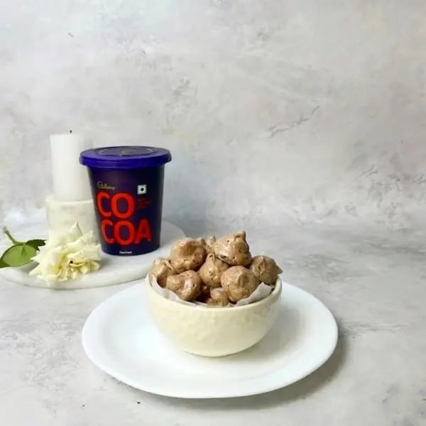 Easiest Cocoa Meringue - Baked Meringues Parchment