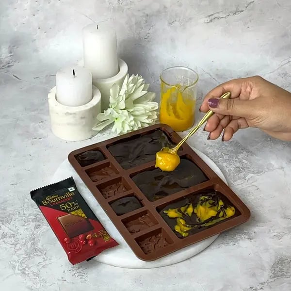 Easy Bournville Mangobar Chocolate - Pouring Mango Puree