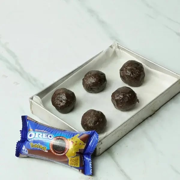 Easy Oreo Chocolate Truffle - Make small balls