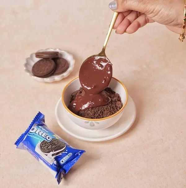 Fruit Popsicles with Oreo Crust-In a small bowl