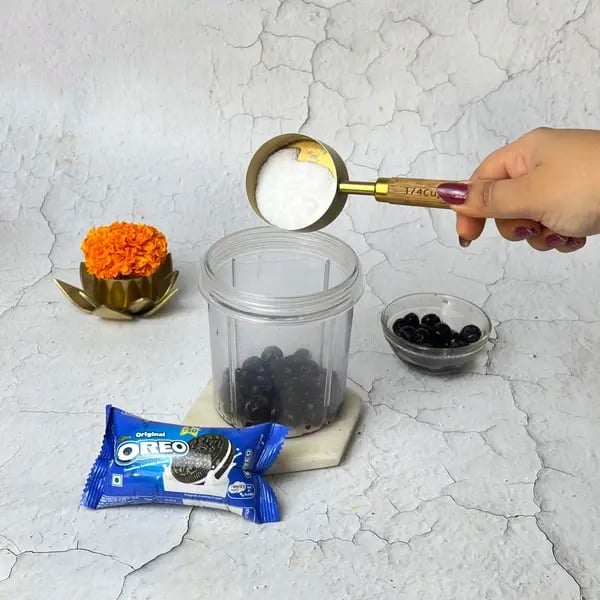 Ganpati Special: Oreo Blueberry Shrikhand Recipe To Try - Blended Blueberries And Sugar