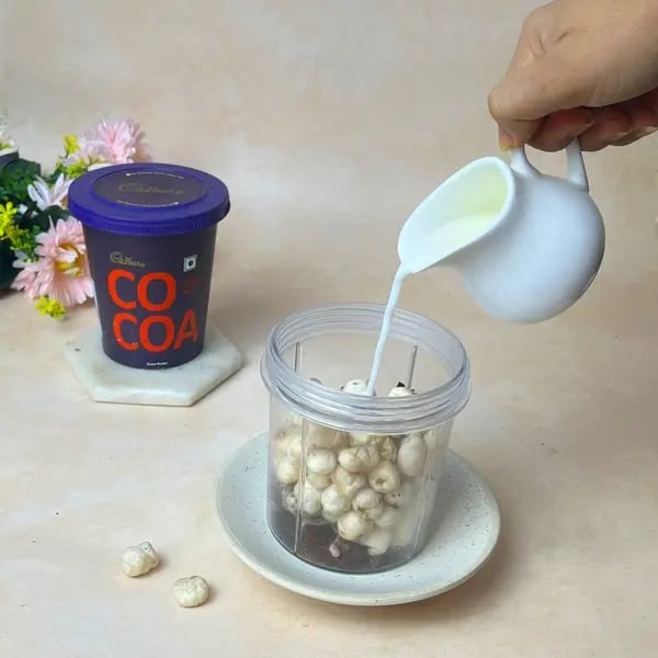 Healthy Cocoa Chocolate Icecream - Blending Milk Mixture