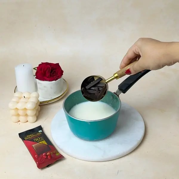 Italian Style Bournville Chocolate Chaud - Adding Chocolate To Milk