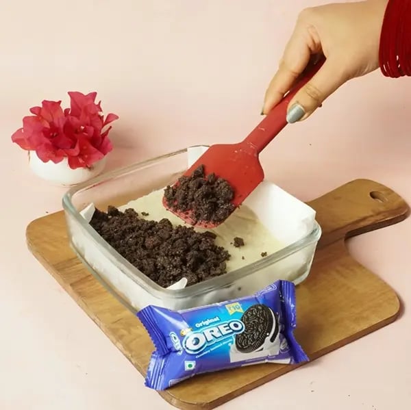Karwachauth Special Oreo Coconut Halwa Mithai For Fasting - Spread Oreo crumbles