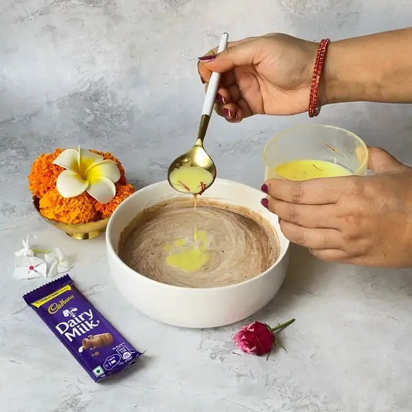 Make This Kesar Elaichi Shrikhand Recipe With Dairy Milk Fusion For Festive Flavors - Adding Saffron Milk