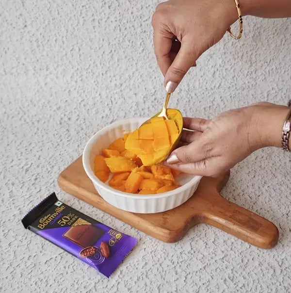 Mango Mousse with Dark Chocolate Crunch - Peel 2 large mangoes