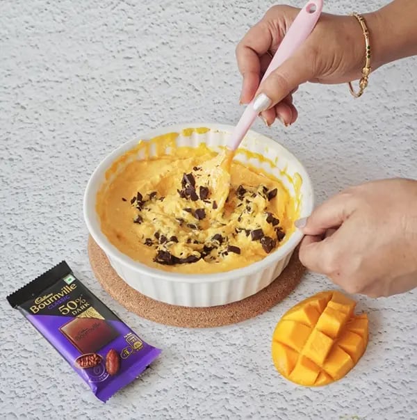 Mango Shrikhand with Bournville Chocolate chips-Mix everything gently