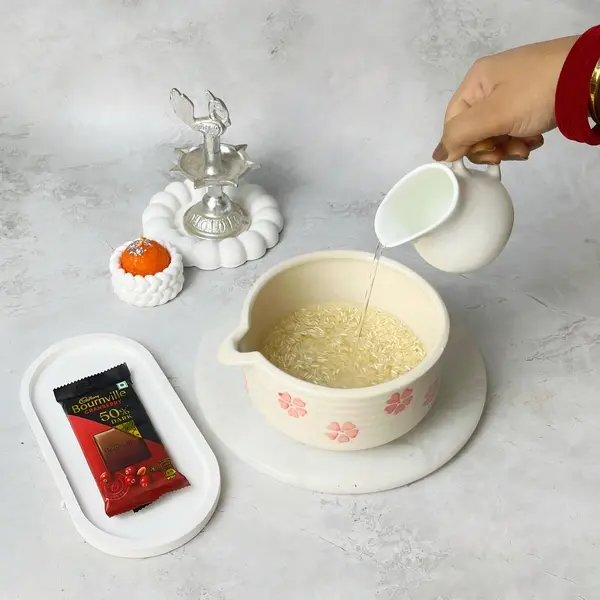 Meethe Chawal Recipe With Bournville And Choco-Gems Crunch For Diwali - Soaking Rice In Water