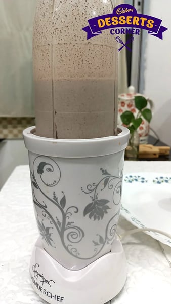 Chocolate Oreo Milkshake Recipe - Pouring Melted Chocolate