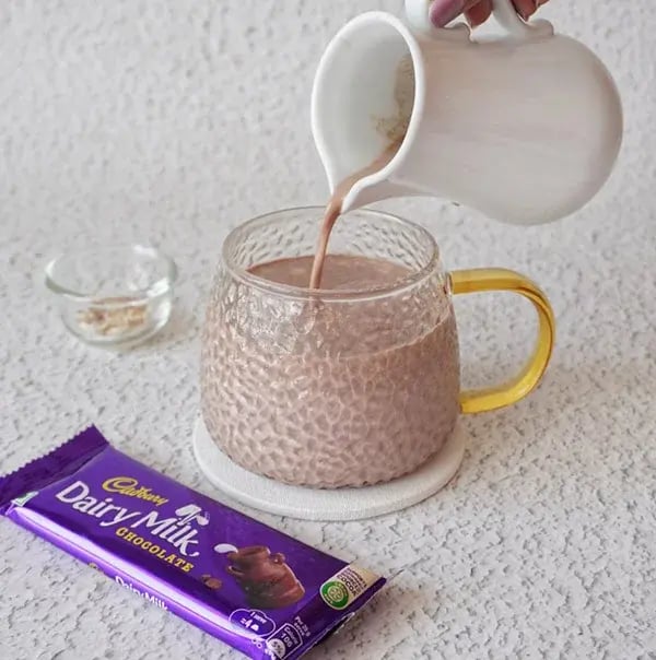 Mocha Hot Chocolate with Almonds & Dry Fruits - Pour the mocha hot chocolate