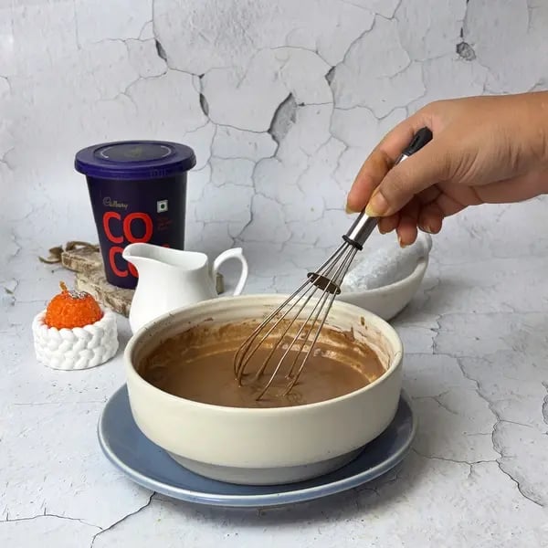 Motichur Laddu Recipe With Cocoa: Give The Classic Diwali Sweet A Rich Twist - Pouring Batter Water