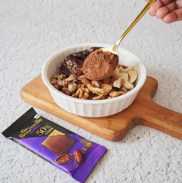 No Bake Chocolate Tart - Combine almonds, cashews